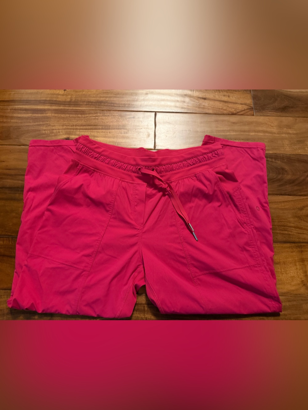 Dance Studio Mid-Rise
Cropped Pant - Passionate - Size 10